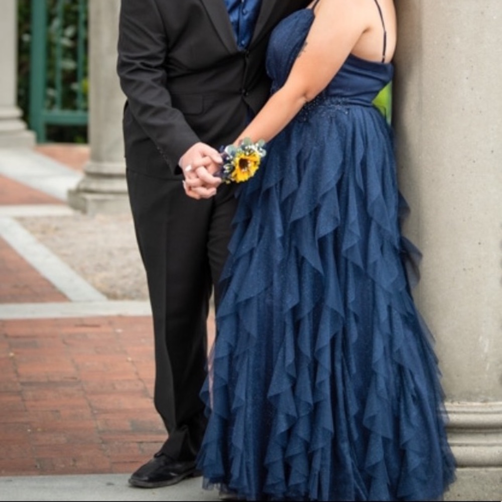 only worn once for prom, in excellent condition